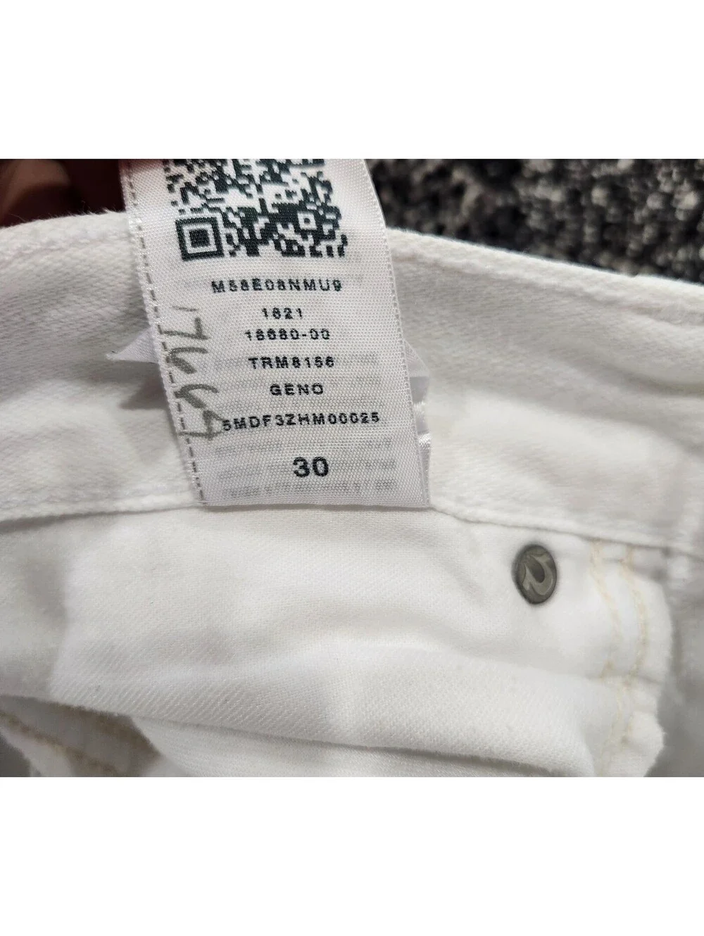 True Religion GENO Relaxed Slim Men Optic White Denim Jeans Size 30 Made in USA